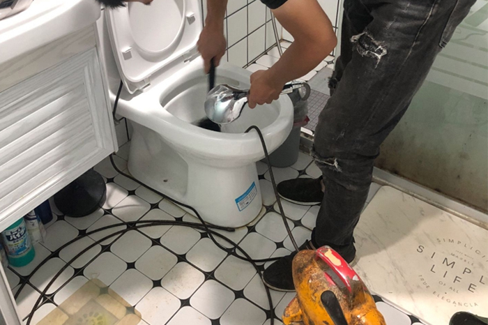 东路镇疏通下水道