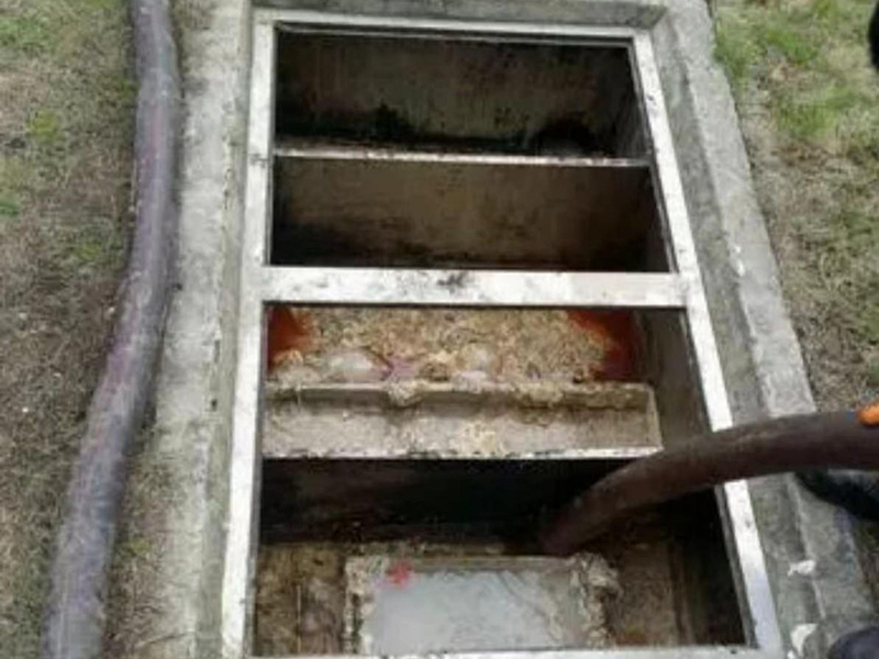 东路镇隔油池清理